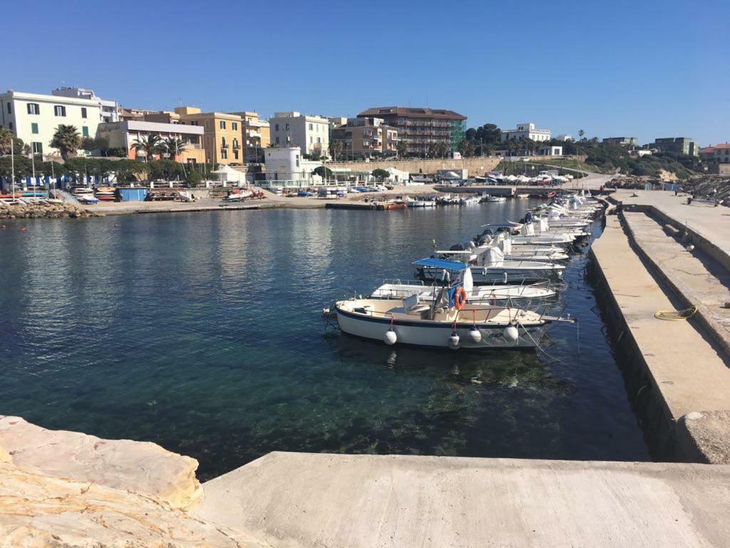 Quattro Stelle Al Porto Guest House Civitavecchia Zewnętrze zdjęcie